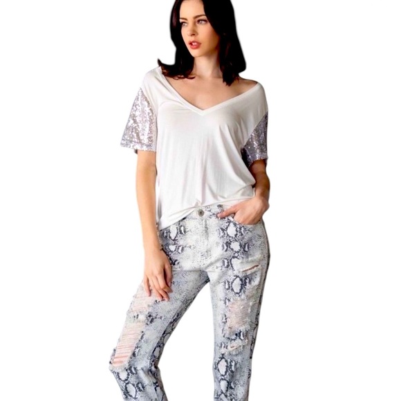 POL Oversized White V-Neck Top with Lace Trim and Silver Sequined Short Sleeves - Picture 7 of 9